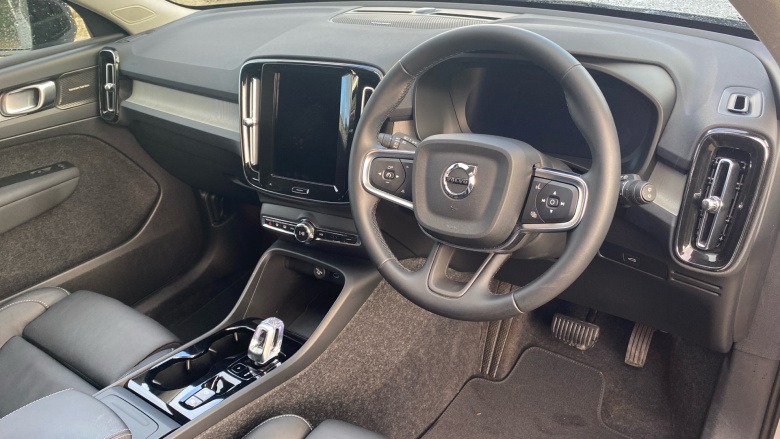 Volvo XC40 2.0 B3P Ultra Dark 5dr Auto Petrol Estate